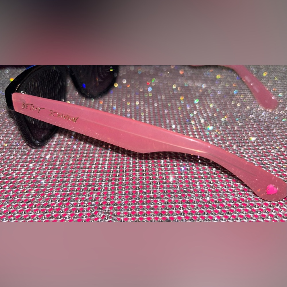 Betsey Johnson Classic sunglasses black pink rayban style frames vintage heart - Picture 7 of 10